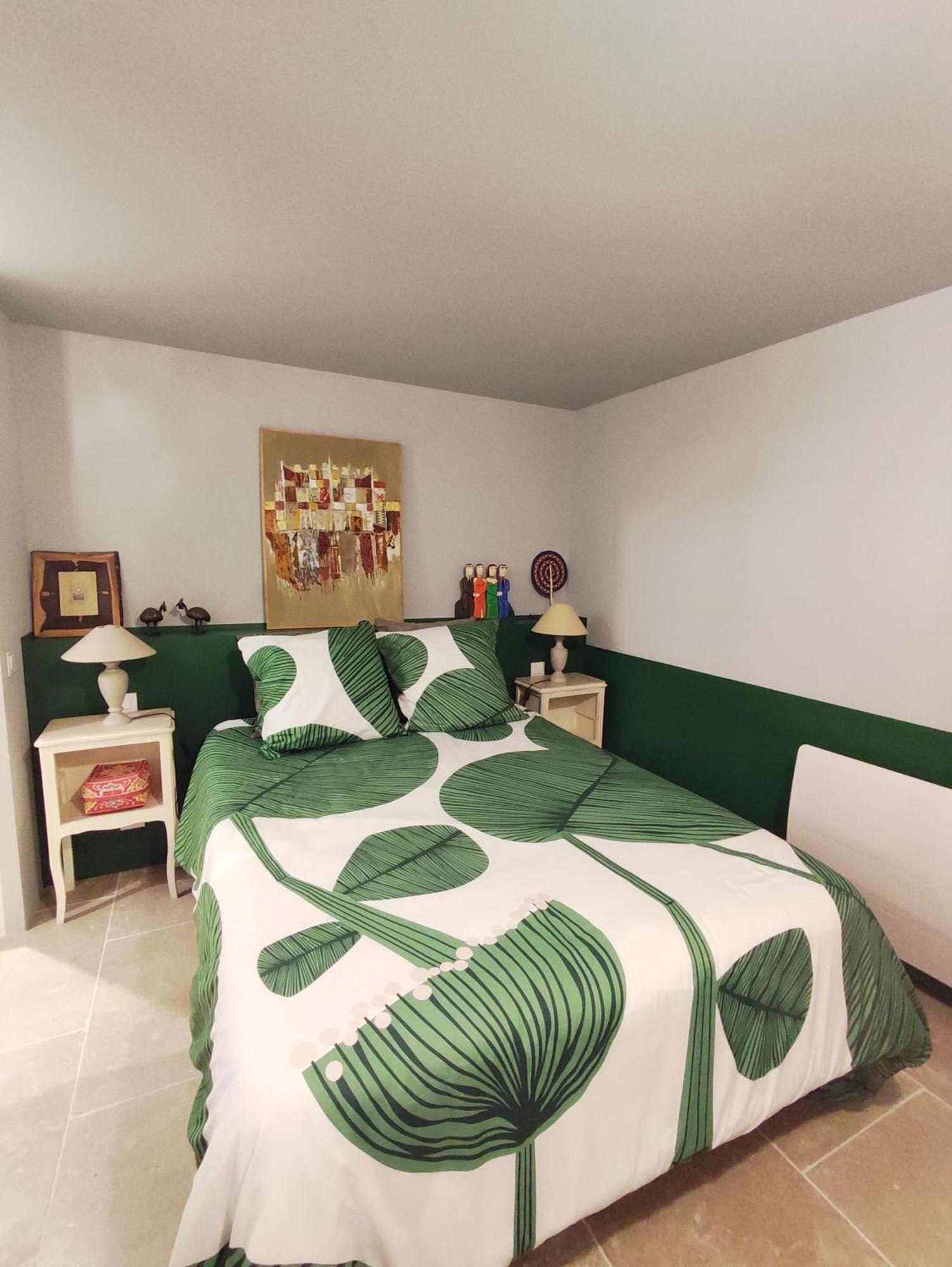 En Centre D'uzes Apartment *